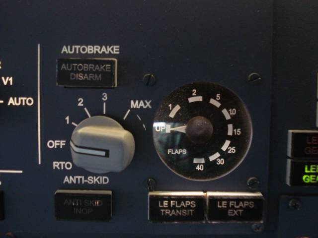 Selector load. Autobrake Boeing 737. Ka-50 панель управления. Auto Brake Panel 737. Autobrake Boeing 737 таблица.
